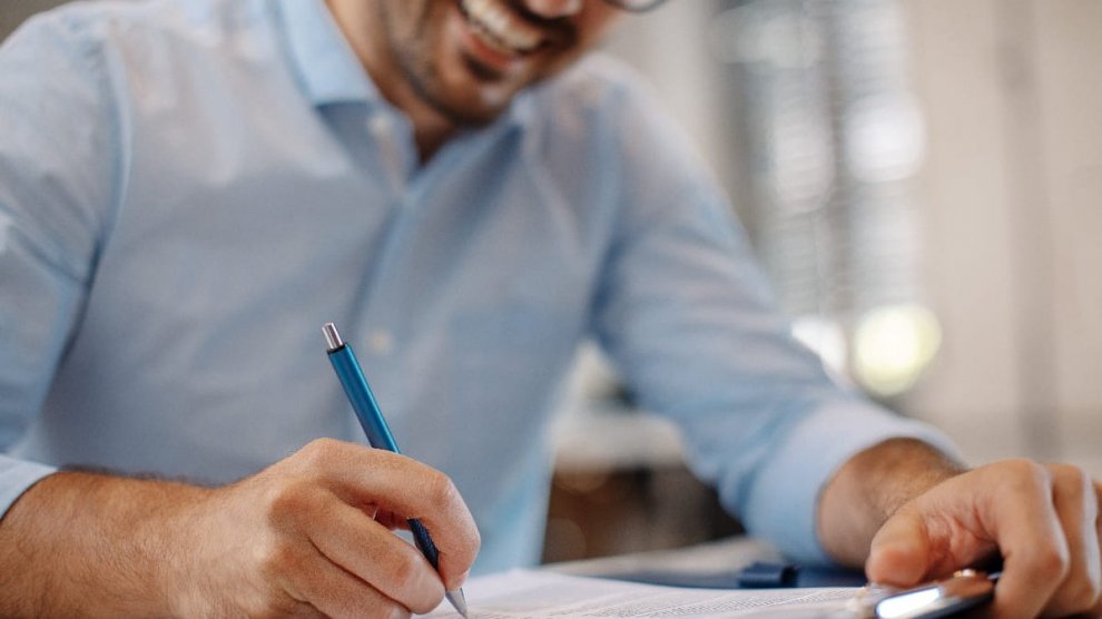 <p>¿Cómo comprar un vehículo como empresa con factura?</p>